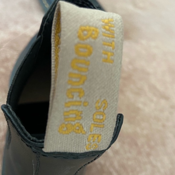 DR. MARTEN | VEGAN 2976 FELIX CHELSEA BOOTS - Picture 7 of 7